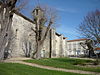 Place de l'église de Dampierre-sur-Boutonne.JPG