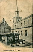 Carte postale montrant le kiosque du tramway sur le côté de l'église de Saint-Romain