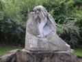 Parc Montsouris statue 10.JPG