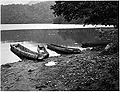 Sun-Moon Lake Thao canoe by Torii n7570.jpg
