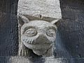 Tête de monstre en statues sur la collégiale de Neuchâtel.jpg