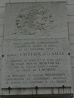 Portrait de La Salle et plaque commémorative à Rouen.