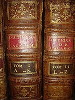 Quatrième édition de 1768 : un dictionnaire clair et compact en 2 volumes in-4°.