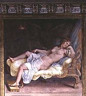 Fresque représentant une femme endormie nue, étendue sur un lit à pieds. Dans le fond et l'ombre, un démon ailé la domine et semble lui enfoncer une lance dans les parties génitales à travers le voile qui les cache pudiquement.