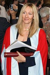 J.K. Rowling à la réception du diplôme d’honneur de l’université d'Aberdeen, en 2006.