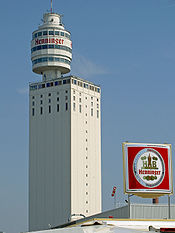 Henninger Turm-2005-05-01.jpg