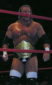 Triple H en tant que champion du monde poids-lourd.