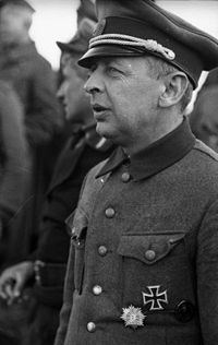 Bundesarchiv Bild 101I-280-1075-11A, Russland, Brigadekommandeur Borislaw Kaminski.jpg