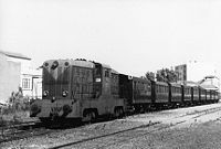 Chemins de fer de l'Hérault - Rame voyageurs et locomotive DE-1 à Palavas 1967 v2.jpg