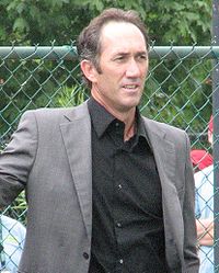 Darren Cahill at the 2009 Indianapolis Tennis Championships 01 (crop).jpg