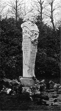 Buste d’Eugène Noëlau jardin des Plantes de Rouen, 1905.