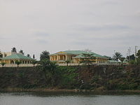 Vue de la résidence présidentielle à Mouila