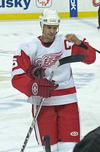 Photo de Nicklas Lidström portant le C de capitaine des Red Wings de Détroit.