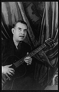 Rufino Tamayo avec une guitare en 1945, Photo prise par Carl Van Vechten
