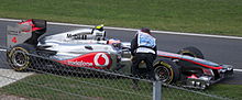 Photo de l'abandon de Jenson Button sur le circuit de Silverstone.