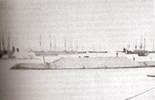 Le Loa durant sa conversion en cuirassé dans le port de Callao, 1864.