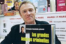 Christophe Hondelatte en dédicace au salon du livre de Paris en 2009.