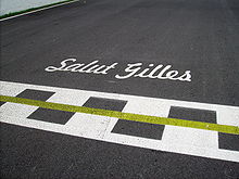Photo d'une peinture en hommage à Gilles Villeneuve sur la piste du circuit Gilles-Villeneuve.