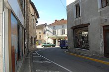  Des commerces, rue Salardine à Châlus
