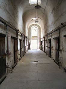 Photo du couloir du pénitencier Eastern State de Philadelphie qui sert de décors au film.