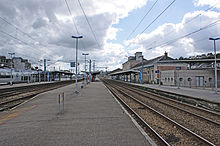 les voies, quais et bâtiment voyageurs, vue en direction de Lorient
