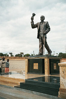 Hastings Kamuzu Banda-Denkmal Lilongwe.jpg