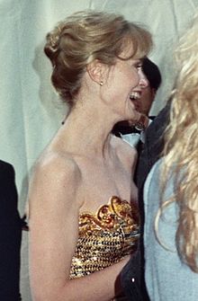 Accéder aux informations sur cette image nommée Jessica Lange on the red carpet at the 62nd Annual Academy Awards cropped.jpg.