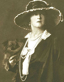 Lucy Duff Gordon en 1919, photographiée par Arnold Genthe