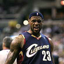 LeBron James, numéro 23 de l'équipe de basket-ball américaine des Cavaliers de Cleveland, est l'un des meilleurs joueurs de sa génération.