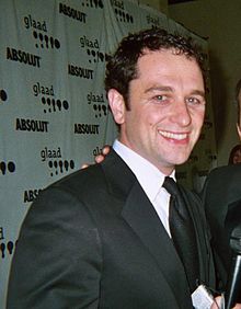 Accéder aux informations sur cette image nommée Matthew Rhys at 2007 GLAAD Awards.jpg.