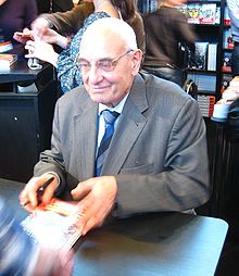 Max Gallo au Salon du Livre de Paris le 14 mars 2009