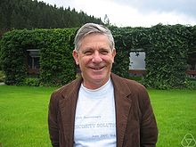 N. Trudinger en 2007 à Oberwolfach