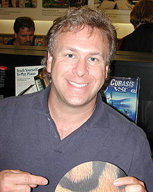 Phil Schiller à l'Apple Store de Palo Alto en 2002