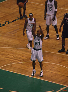 Ray Allen, joueur de basket-ball évoluant pour les Celtics de Boston, au lancer franc en avril 2009