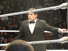 Ricardo Rodriguez dans le ring de la WWE