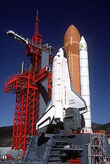 Accéder aux informations sur cette image nommée Space Shuttle Enterprise in launch configuration.jpg.