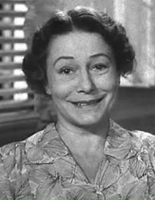 Accéder aux informations sur cette image nommée Thelma Ritter in The Mating Season trailer.jpg.