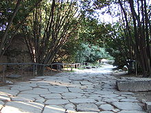 La Via Sacra dans le Forum Romanum. Montée en direction de l'Arc de Titus