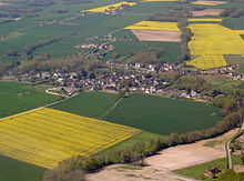 vue aérienne des maison du bourg du village de Villeloin