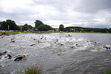Weiswampach triathlon 2007 men swimming start.jpg