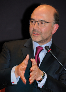 Pierre Moscovici en mai 2010.png