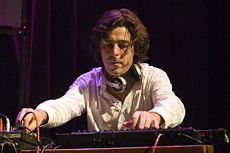 Benoît Delbecq lors d'un concert d'Ambitronix, en 2007 à Paris.