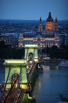 Budapest Chain Bridge1.jpg