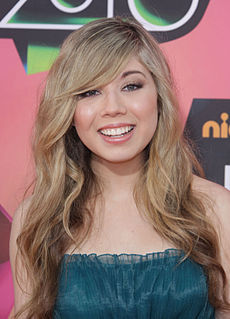 Jennette McCurdy at the Kids' Choice Awards.jpg