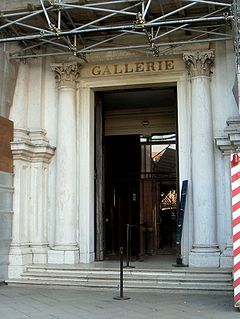 Venezia portale gallerie accademia.jpg