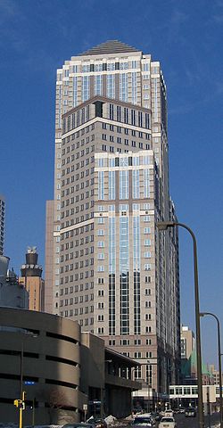 Accenture Tower Minneapolis 1.jpg