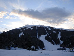 Vue du sommet des pistes de ski du Bjelašnica.