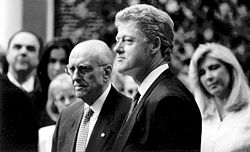 Bill Clinton and Andreas Papandreou.jpg