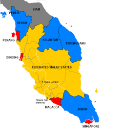 Situation en 1922 : En rouge, les Établissements des Détroits. En bleu, les États malais non fédérés ; en jaune, les États malais fédérés.
