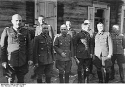 Hans Speth (1er à droite)